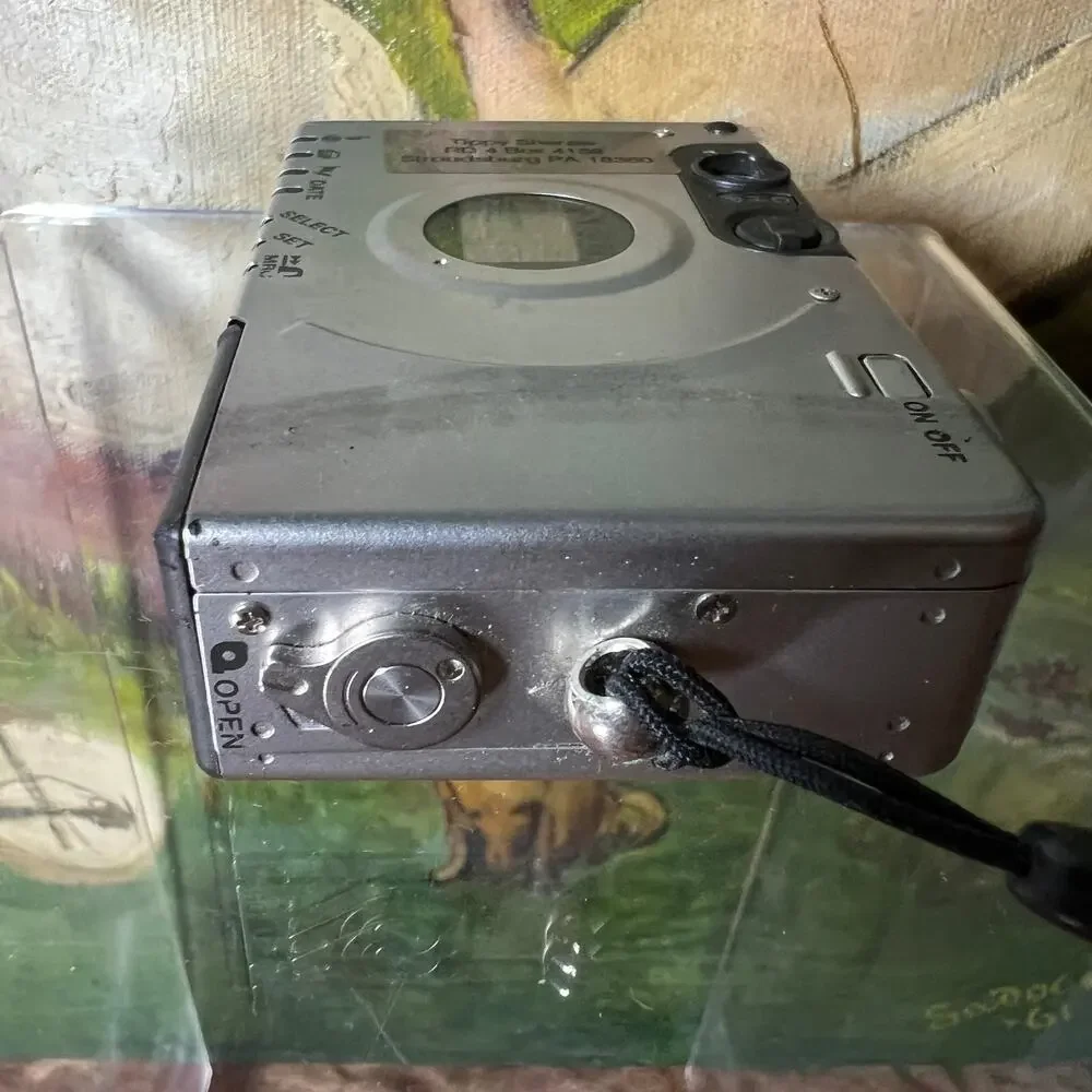 Canon ELPH 2 Digital Camera Silver with Case Untested AS IS